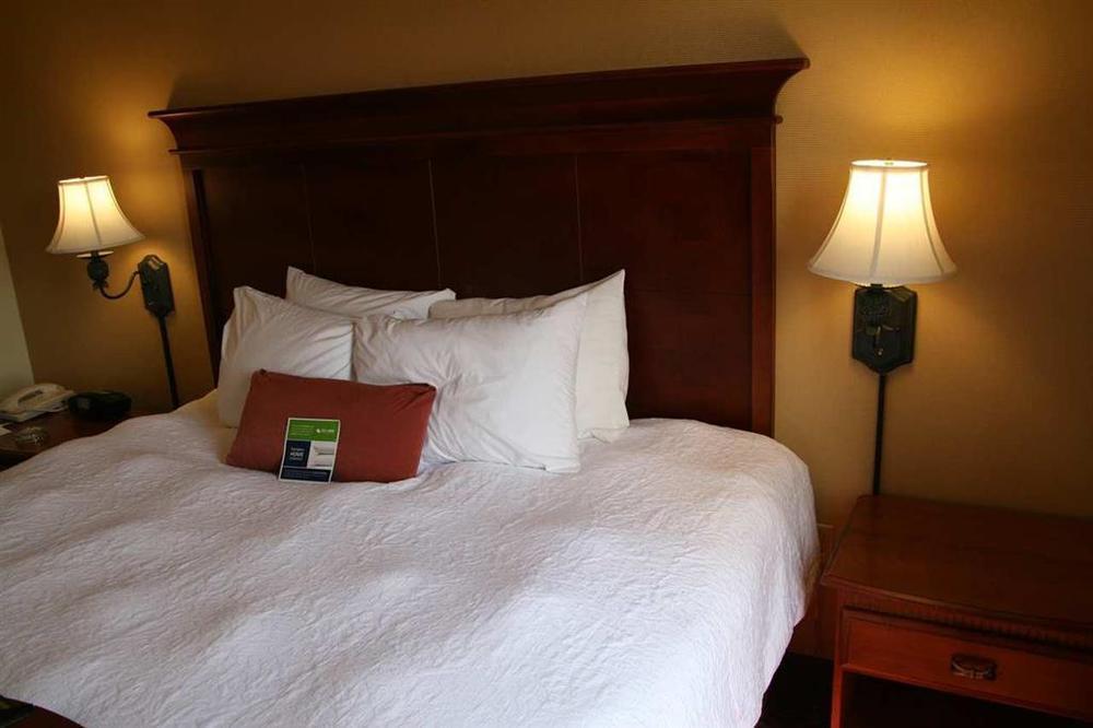 Hampton Inn & Suites Mccomb Rom bilde